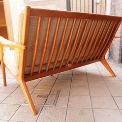 ACME Furniture(アクメファニチャー)のDELMAR(デルマー)ソファです。ヴィンテージスタイルのレトロな2シーターは北欧スタイルやブルックリンスタイルにおススメのコンパクトなラブソファ♪CC142