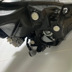 ①トヨタヴィッツNSP130/NSP135/KSP130 LED 中期 左右ヘッドライト KOITO52-270 打刻J1