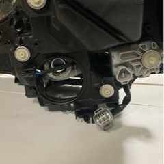 ②トヨタヴィッツ NSP130/NSP135/KSP130　LED 中期 左右ヘッドライト KOITO52-270 打刻J1