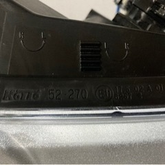 ②トヨタヴィッツ NSP130/NSP135/KSP130　LED 中期 左右ヘッドライト KOITO52-270 打刻J1