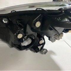 ②トヨタヴィッツ NSP130/NSP135/KSP130　LED 中期 左右ヘッドライト KOITO52-270 打刻J1