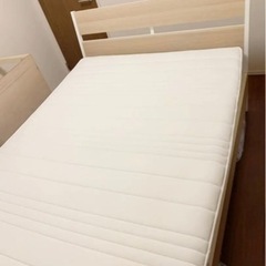 IKEA ダブルベッド　ベッドフレーム　マットレス