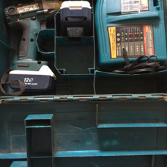 makita 電動ケレンと電動インパクト　充電器とバッテリー２個つき