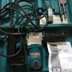 makita 電動ケレンと電動インパクト　充電器とバッテリー２個つき