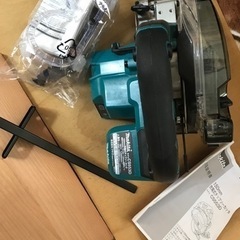取り引き中］マキタ150mm充電式チップソーカッタ.18V。 一度DIYに使用