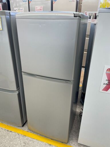 一人暮らしにおススメ！！ AQUA(アクア) 140L冷蔵庫 ✨定価￥29,900✨ AQR-141F 2017年