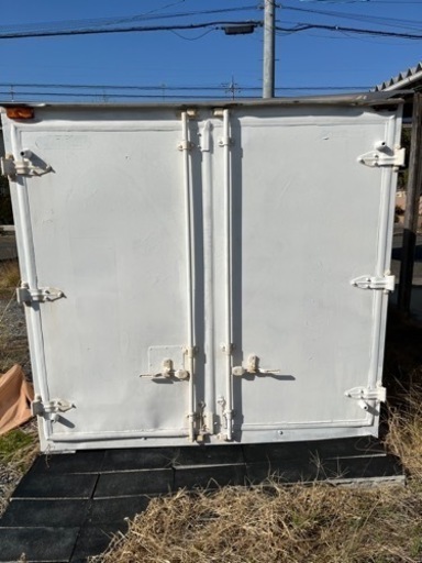 コンテナ 御自身でお持ち帰り出来る方