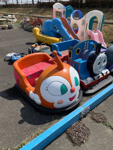【再出品】ドキンちゃん カー 車 上部のみ 車輪などは無し　アンパンマン シリーズ 遊具 おもちゃ 乗り物