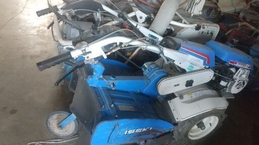 イセキの耕運機 ガソリン用です 爪は新品をつけています