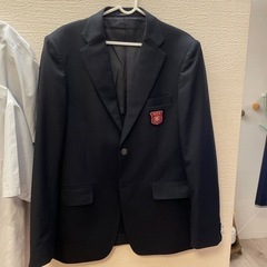美里高校の制服一式。