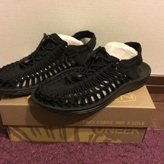 KEEN UNEEK ブラック×ブラック　26.0