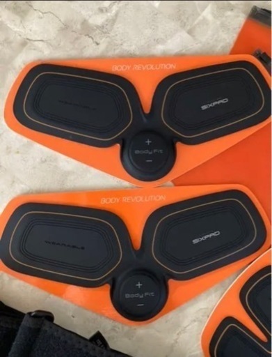 SIXPAD - 値下げ可★ABS FITとBODY FIT(1枚) セットで！ SIXPAD Abs Fit×1とBody Fit×2のセット