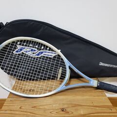 硬式テニスラケット　ブリジストン　と　未使用のグリップテープ