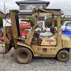 トヨタフォークリフト2トン。 アンジーと3つのレバー