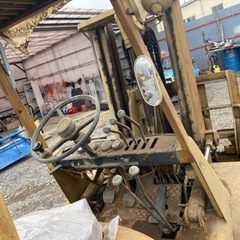 トヨタフォークリフト2トン。 アンジーと3つのレバー