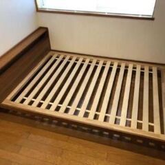 unico ベッド　アルベロ　ダブルサイズ、マットレスつき