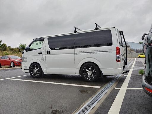 ［さらに値引！］HIACE200系ホイール&タイヤ！