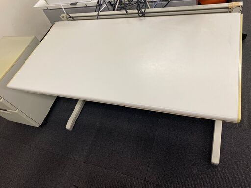 オフィス用デスク　事務用品