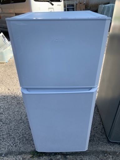【リサイクルサービス八光　田上店　安心の3か月保証　配達・設置OK】ハイアール HAIER JR-N121A  [直冷式 冷蔵庫 121L 2ドア 右開き ホワイト]