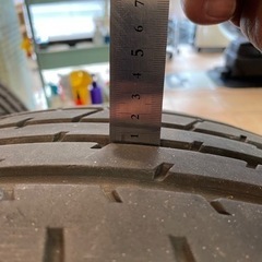 225\\55\\19トーヨータイヤ１９年製バリ山