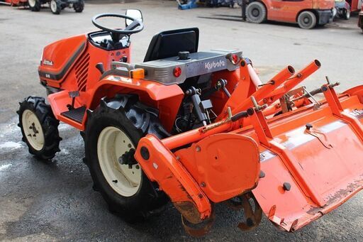 SOLD OUT】クボタ トラクター ASTE A-15 16馬力 4WD 前輪タイヤ新品