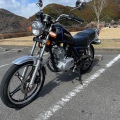 スズキ　GN125   バイク