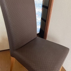 未使用の椅子