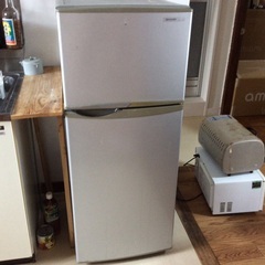 2013年製 シャープ 110リットル冷蔵庫