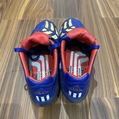 サッカーシューズ　adidas プレデターマニア