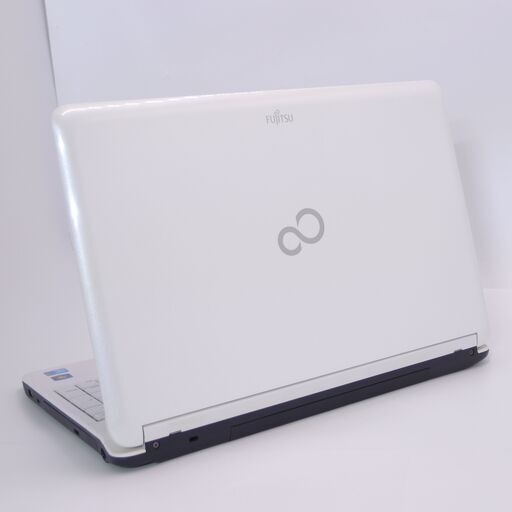 中古良品 Wi-Fi有 ノートパソコン 15.6型 富士通 AH530 Core i3 4GB 大