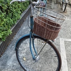 【中古品】自転車　カゴ付き　水色