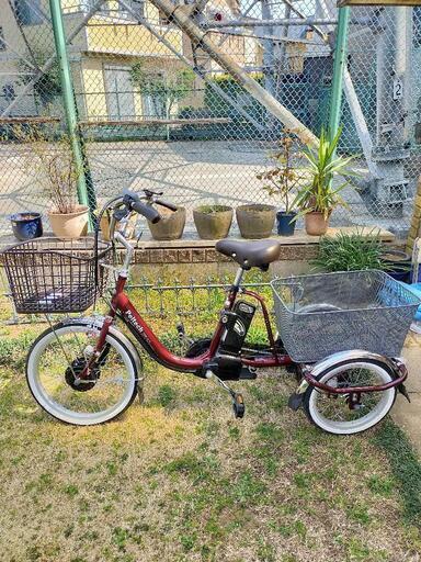 電動アシスト三輪車。今年２月に購入。ほぼ新品です。