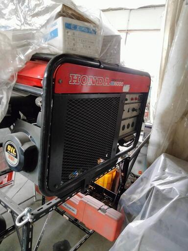 綺麗な実動　発電機　HONDA　ES6000　60a