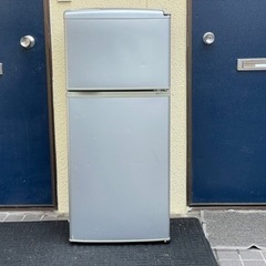 ⭕️ 冷蔵庫　SANYO 2005年　112リッター　シルバー