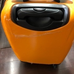 オレンジ　スーツケース