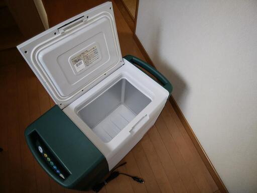 車のパーツ 【値下げ】Coleman ポータブルクーラー 25L 車載用冷蔵庫 