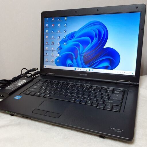 【取引中です】TOSHIBA　dynabook　SSD搭載　新品キーボード　Wi-Fi　マルチ　　Windows11　③