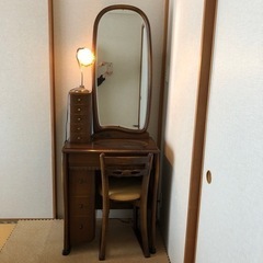 大塚家具　鏡台　ドレッサー　専用椅子照明付き