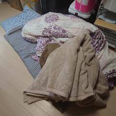 【商談中】【無料】シングル掛け布団、毛布2枚、枕（敷布団なし）
