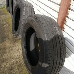 値下　ハリヤー純正タイヤ225/65r17