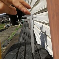 値下　ハリヤー純正タイヤ225/65r17