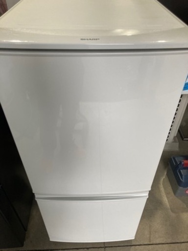 SHARP 137L 2ドア冷凍冷蔵庫 SJ-D14B-W 2016年製 - キッチン家電