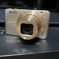 【ネット決済・配送可】Nikon Coolpix s7000 + 三脚