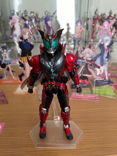 S.H.Figuarts 仮面ライダーキバ エンペラーフォーム とダークキバ