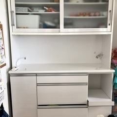 キッチンボード　キッチンカウンター　食器棚　