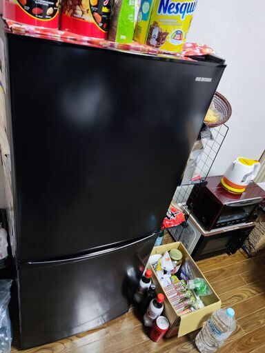 （2021年に購入ー非常に美品）（3月23ー27日引き取り限定）アイリスオーヤマ 冷蔵庫 142L 冷凍室52L 幅50cm ブラック IRSD-14A-B