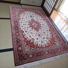 ペルシャ絨毯２畳サイズ。