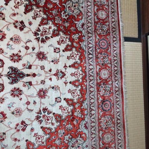 ペルシャ絨毯２畳サイズ。