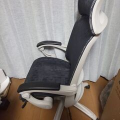 LOOKIT製　リクライニング オフィスチェア　ルキット