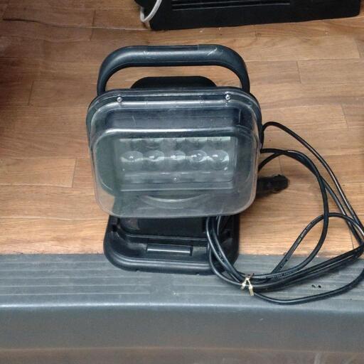 購入決まりました　サーチライト　LED  12V/24V リモコン付き　キャンプなど
